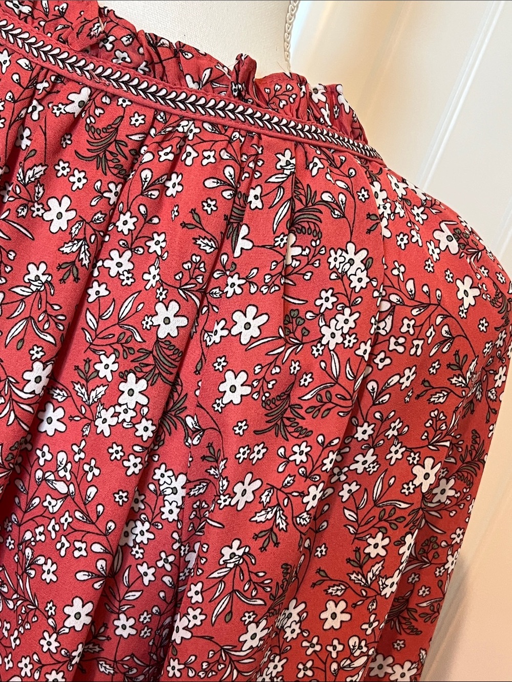 Max Studio 1X Coral Floral Peasant Blouse | Ruffle Split Neck Boho Top Plus Size - Picture 10 of 16